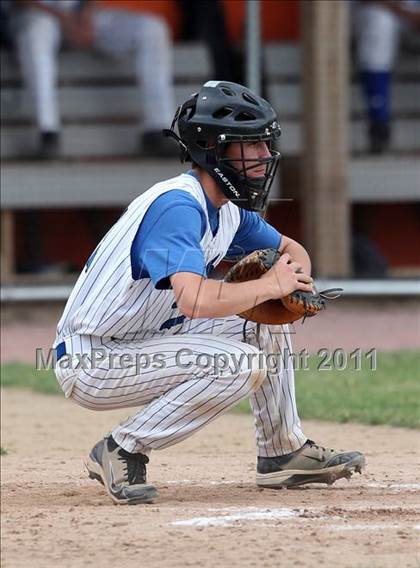 Thumbnail 2 in Victor vs. Shaker (NYSPHSAA Class AA Final) photogallery.