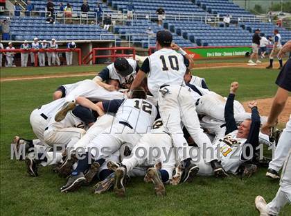 Thumbnail 3 in Victor vs. Shaker (NYSPHSAA Class AA Final) photogallery.