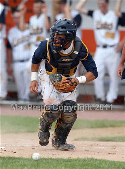 Thumbnail 1 in Victor vs. Shaker (NYSPHSAA Class AA Final) photogallery.