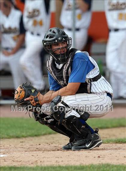 Thumbnail 2 in Victor vs. Shaker (NYSPHSAA Class AA Final) photogallery.