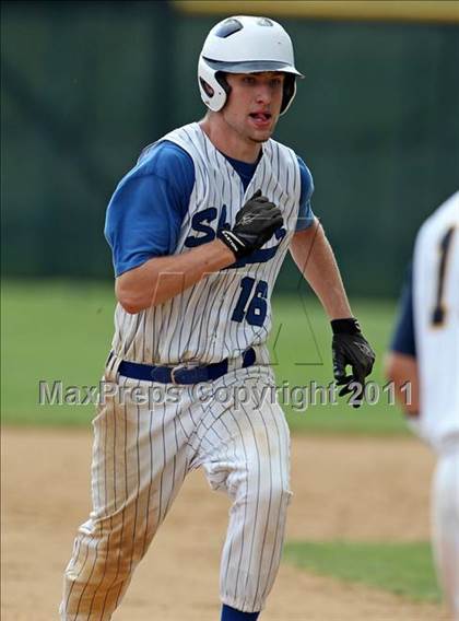 Thumbnail 3 in Victor vs. Shaker (NYSPHSAA Class AA Final) photogallery.