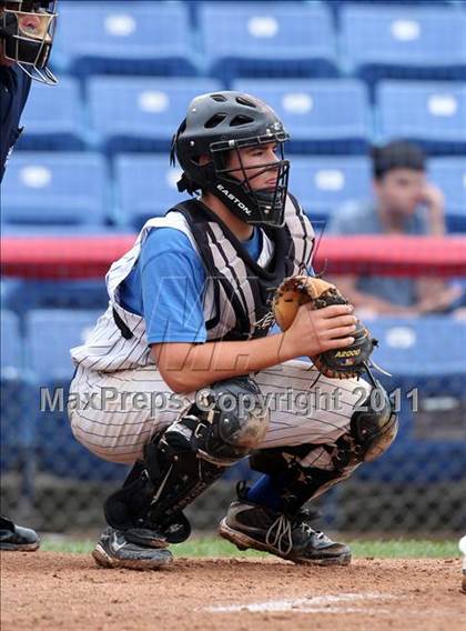 Thumbnail 2 in Victor vs. Shaker (NYSPHSAA Class AA Final) photogallery.