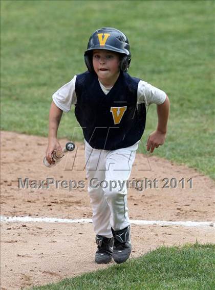 Thumbnail 3 in Victor vs. Shaker (NYSPHSAA Class AA Final) photogallery.