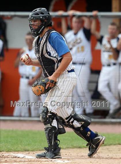 Thumbnail 1 in Victor vs. Shaker (NYSPHSAA Class AA Final) photogallery.