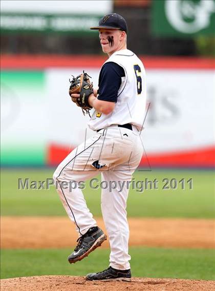 Thumbnail 2 in Victor vs. Shaker (NYSPHSAA Class AA Final) photogallery.