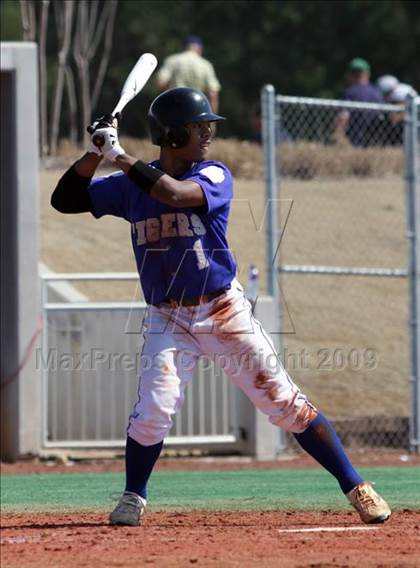 Thumbnail 2 in Ragsdale vs. Northern Nash photogallery.