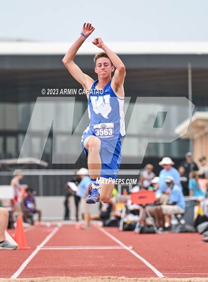 Thumbnail 2 in UIL 2A State Track & Field Finals  photogallery.