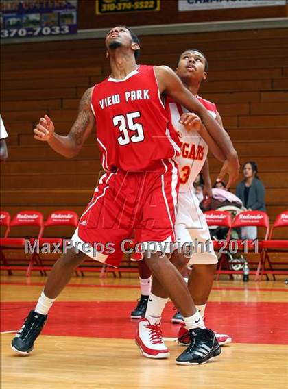 Thumbnail 3 in View Park vs. Hawthorne (Sea Hawk Classic) photogallery.