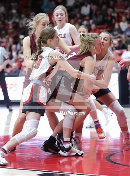 Thumbnail 2 in Grantsville vs. Morgan (UHSAA 3A Final) photogallery.