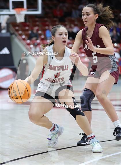 Thumbnail 2 in Grantsville vs. Morgan (UHSAA 3A Final) photogallery.
