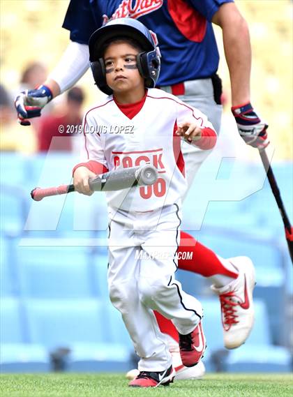 Thumbnail 2 in La Canada vs. Great Oak (CIF SS DIV 3 Final Championship) photogallery.