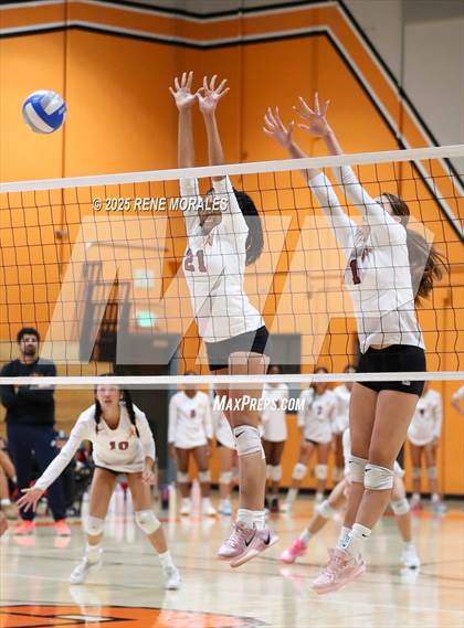 Thumbnail 2 in Arcadia vs South Pasadena photogallery.