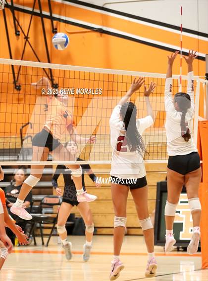 Thumbnail 1 in Arcadia vs South Pasadena photogallery.