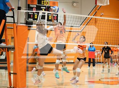 Thumbnail 2 in Arcadia vs South Pasadena photogallery.
