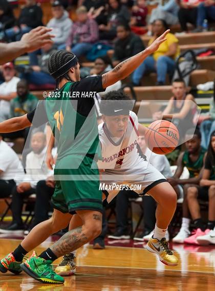 Thumbnail 3 in Indianapolis Crispus Attucks vs. Indianapolis Northwest Warriors (Hendricks County Hoopfest) photogallery.