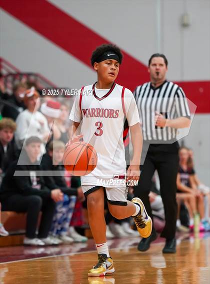 Thumbnail 2 in Indianapolis Crispus Attucks vs. Indianapolis Northwest Warriors (Hendricks County Hoopfest) photogallery.