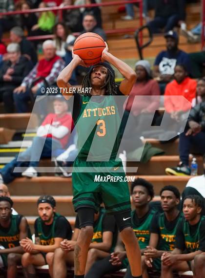 Thumbnail 3 in Indianapolis Crispus Attucks vs. Indianapolis Northwest Warriors (Hendricks County Hoopfest) photogallery.