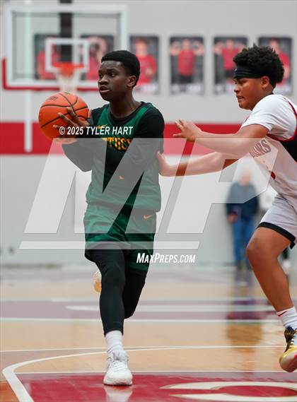 Thumbnail 3 in Indianapolis Crispus Attucks vs. Indianapolis Northwest Warriors (Hendricks County Hoopfest) photogallery.