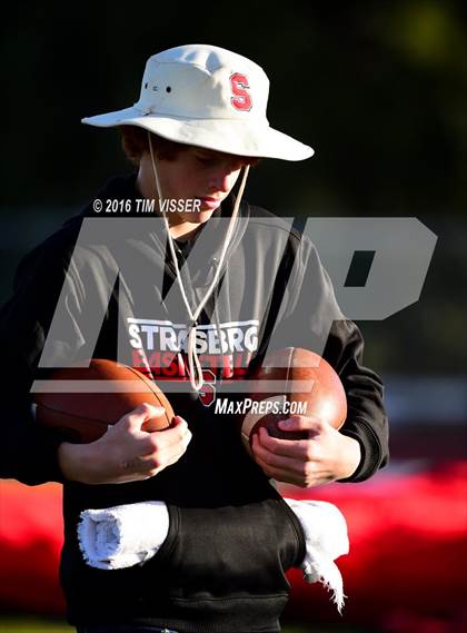 Thumbnail 2 in Paonia vs. Strasburg (CHSAA Division 1A Semifinal) photogallery.