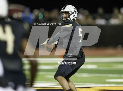 Thumbnail 2 in Desert Edge vs Verrado (AIA 5A Semifinal) photogallery.
