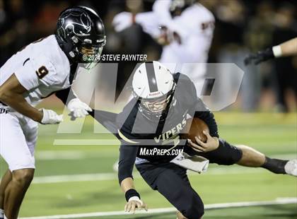 Thumbnail 2 in Desert Edge vs Verrado (AIA 5A Semifinal) photogallery.
