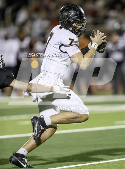 Thumbnail 2 in Desert Edge vs Verrado (AIA 5A Semifinal) photogallery.