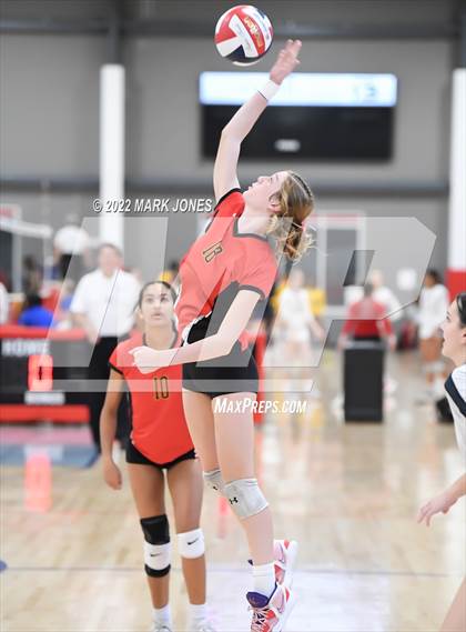 Thumbnail 3 in Seton Catholic vs. Mountain Ridge (Nike TOC Southwest) photogallery.