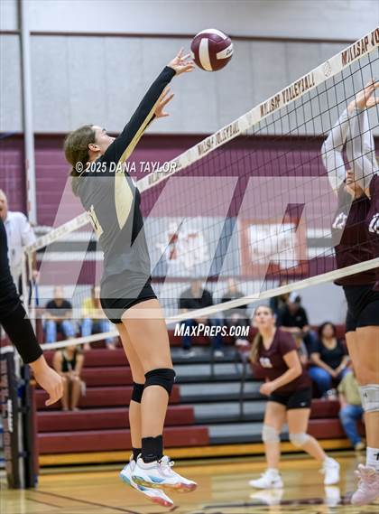 Thumbnail 2 in JV: Comanche @ Millsap photogallery.