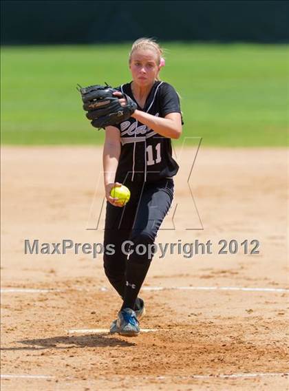 Thumbnail 1 in O'Connor vs Clark (UIL Region 4 Quarterfinal Playoff) photogallery.