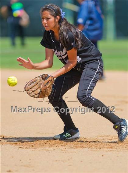 Thumbnail 2 in O'Connor vs Clark (UIL Region 4 Quarterfinal Playoff) photogallery.