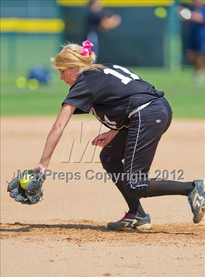 Thumbnail 2 in O'Connor vs Clark (UIL Region 4 Quarterfinal Playoff) photogallery.