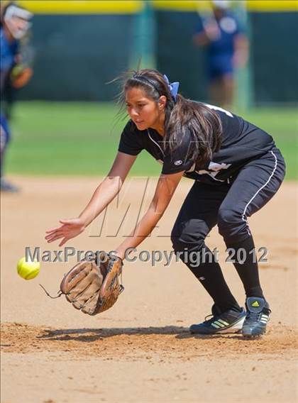Thumbnail 2 in O'Connor vs Clark (UIL Region 4 Quarterfinal Playoff) photogallery.