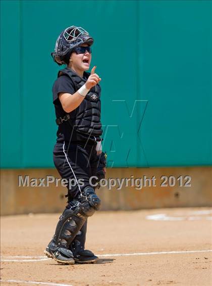 Thumbnail 2 in O'Connor vs Clark (UIL Region 4 Quarterfinal Playoff) photogallery.