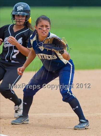 Thumbnail 2 in O'Connor vs Clark (UIL Region 4 Quarterfinal Playoff) photogallery.