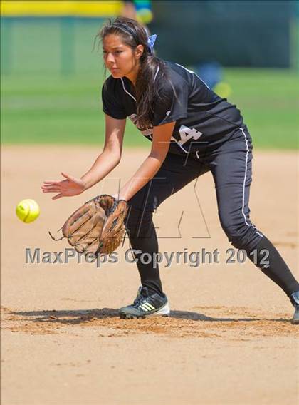Thumbnail 1 in O'Connor vs Clark (UIL Region 4 Quarterfinal Playoff) photogallery.