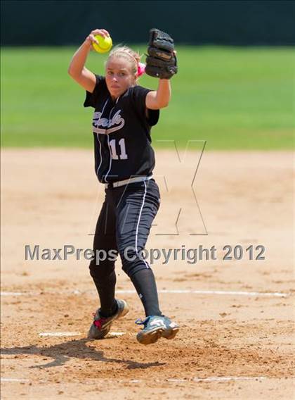 Thumbnail 1 in O'Connor vs Clark (UIL Region 4 Quarterfinal Playoff) photogallery.