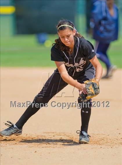 Thumbnail 1 in O'Connor vs Clark (UIL Region 4 Quarterfinal Playoff) photogallery.