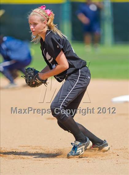 Thumbnail 3 in O'Connor vs Clark (UIL Region 4 Quarterfinal Playoff) photogallery.
