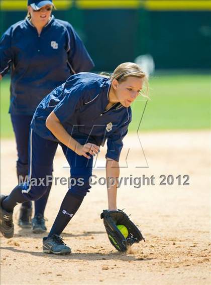 Thumbnail 1 in O'Connor vs Clark (UIL Region 4 Quarterfinal Playoff) photogallery.