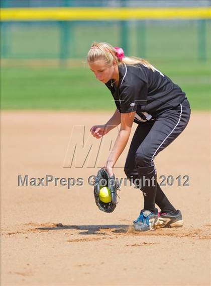 Thumbnail 3 in O'Connor vs Clark (UIL Region 4 Quarterfinal Playoff) photogallery.