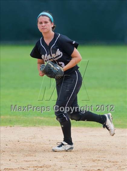 Thumbnail 1 in O'Connor vs Clark (UIL Region 4 Quarterfinal Playoff) photogallery.