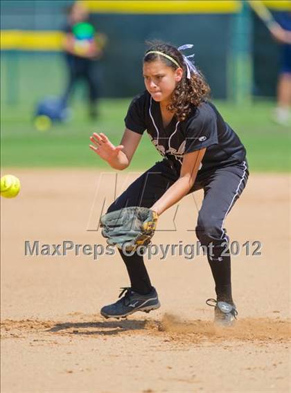 Thumbnail 1 in O'Connor vs Clark (UIL Region 4 Quarterfinal Playoff) photogallery.