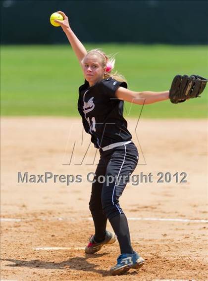 Thumbnail 1 in O'Connor vs Clark (UIL Region 4 Quarterfinal Playoff) photogallery.