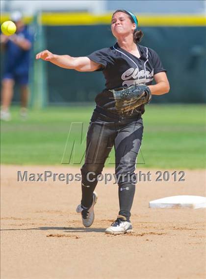 Thumbnail 1 in O'Connor vs Clark (UIL Region 4 Quarterfinal Playoff) photogallery.