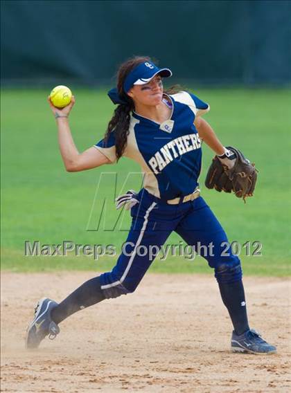 Thumbnail 1 in O'Connor vs Clark (UIL Region 4 Quarterfinal Playoff) photogallery.