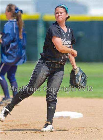 Thumbnail 1 in O'Connor vs Clark (UIL Region 4 Quarterfinal Playoff) photogallery.