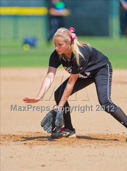 Thumbnail 3 in O'Connor vs Clark (UIL Region 4 Quarterfinal Playoff) photogallery.