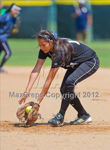 Thumbnail 3 in O'Connor vs Clark (UIL Region 4 Quarterfinal Playoff) photogallery.