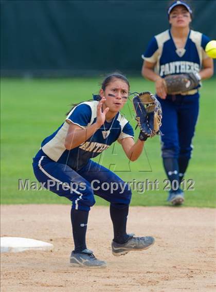Thumbnail 3 in O'Connor vs Clark (UIL Region 4 Quarterfinal Playoff) photogallery.