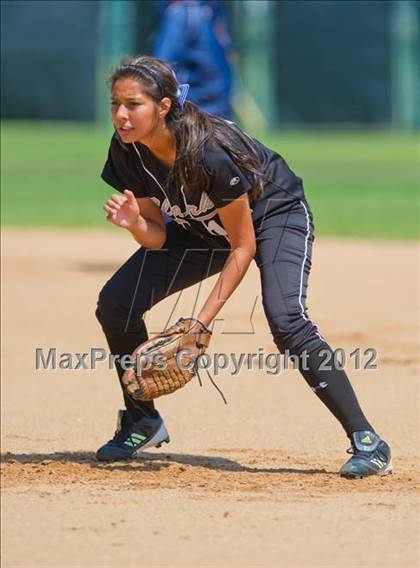 Thumbnail 3 in O'Connor vs Clark (UIL Region 4 Quarterfinal Playoff) photogallery.